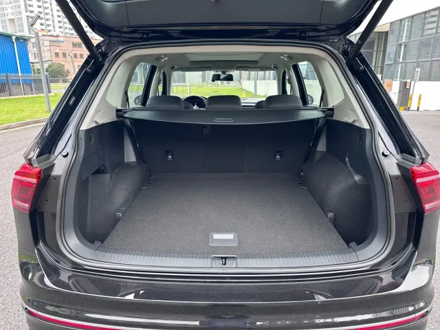 Volkswagen Tiguan L — Фото автомобиля 13