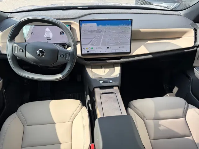 Volvo XC70 Plug-in Hybrid — Фото автомобиля 9