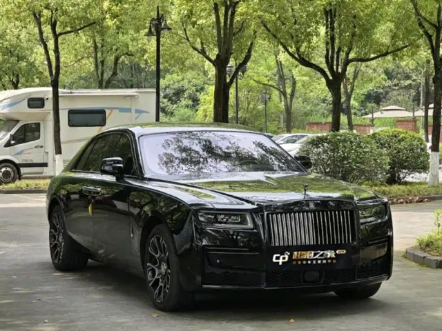 Rolls-Royce Ghost — Фото автомобиля 2