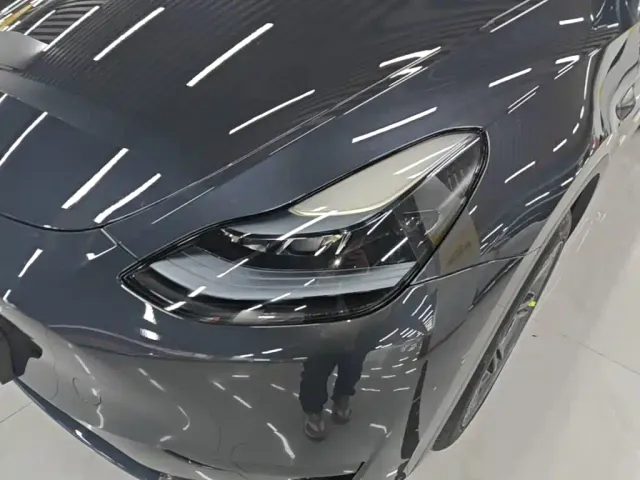 Tesla Model Y — Фото автомобиля 23