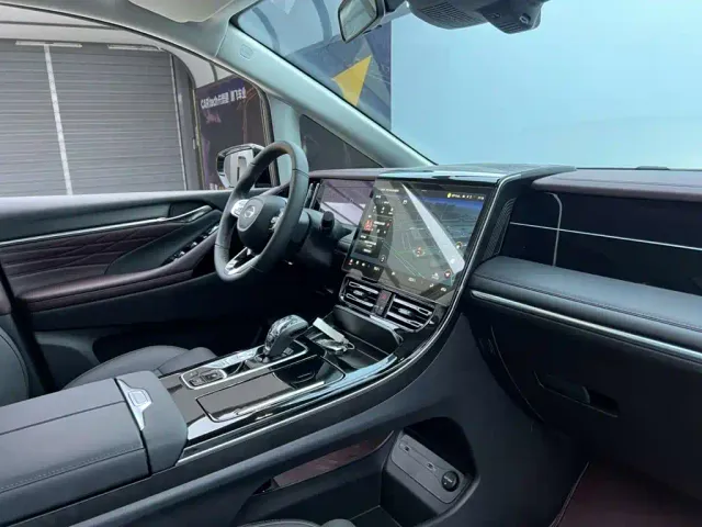 GAC Trumpchi M8 — Фото автомобиля 20