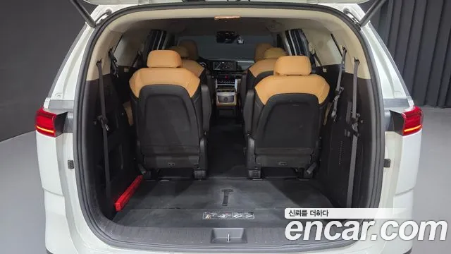Kia Carnival Generation 4 — Фото автомобиля 20