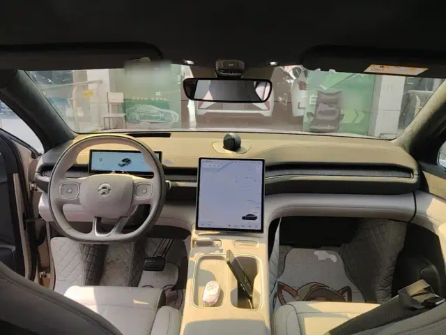 Nio EC6 — Фото автомобиля 9
