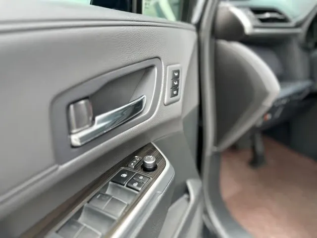 Toyota Granvia — Фото автомобиля 10