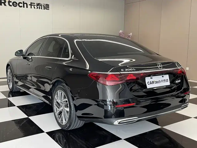 Mercedes-Benz E-Class — Фото автомобиля 6
