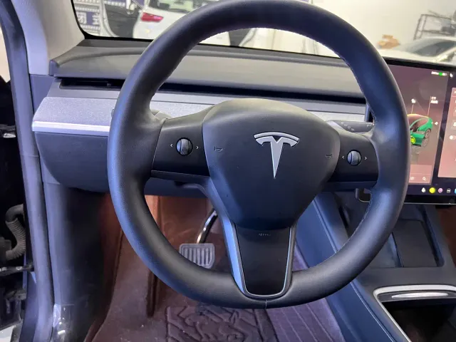 Tesla Model Y — Фото автомобиля 5