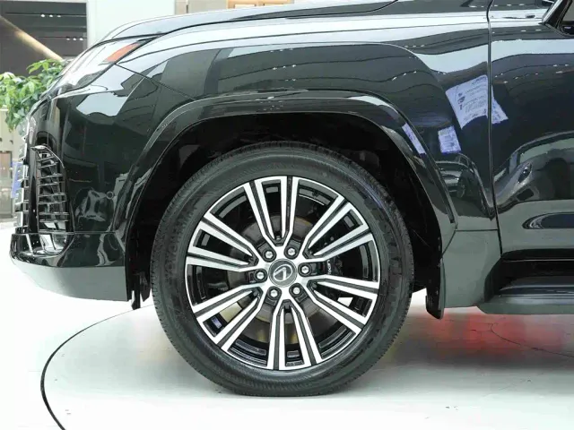 Lexus LX — Фото автомобиля 21