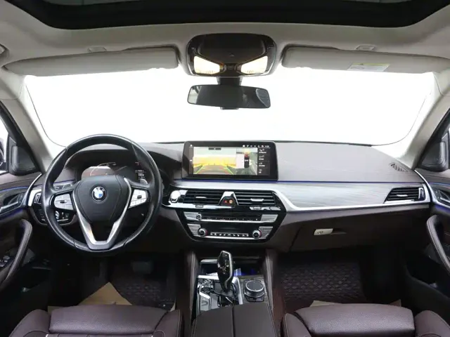 BMW 5 Series — Фото автомобиля 22