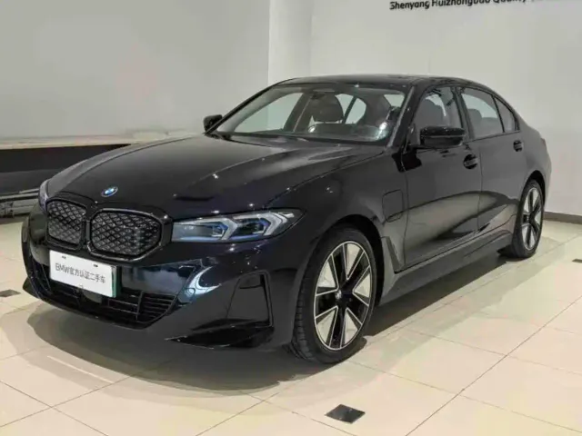 Фотография автомобиля — BMW i3