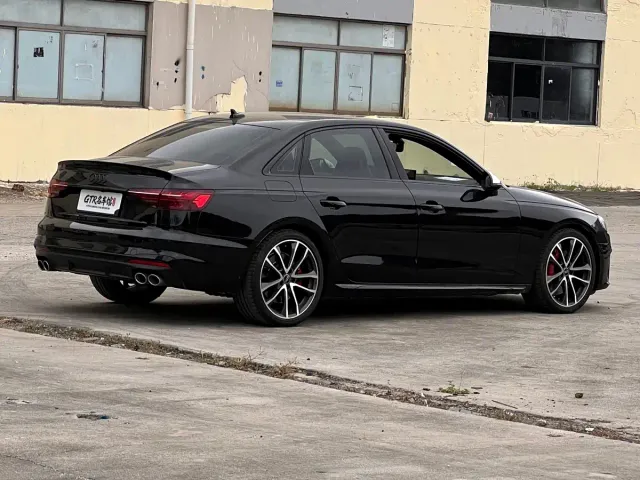 Audi S4 — Фото автомобиля 3