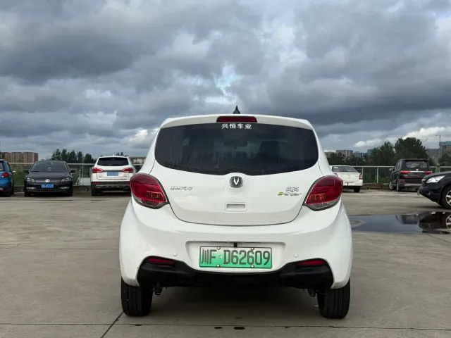 Changan Benben E-Star — Фото автомобиля 6