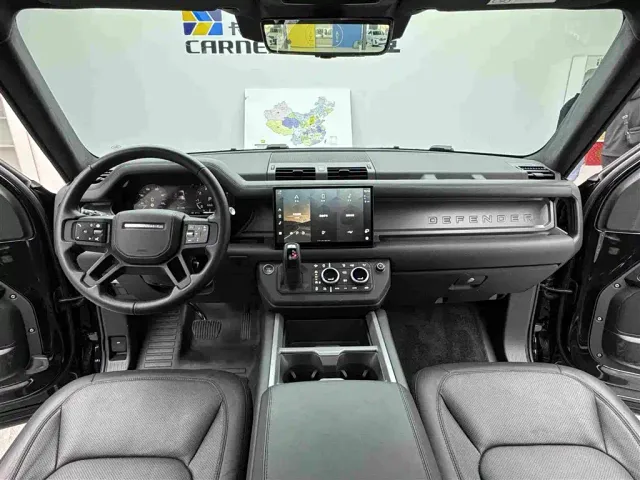 Land Rover Defender — Фото автомобиля 11