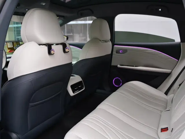 Geely Galaxy E8 — Фото автомобиля 8
