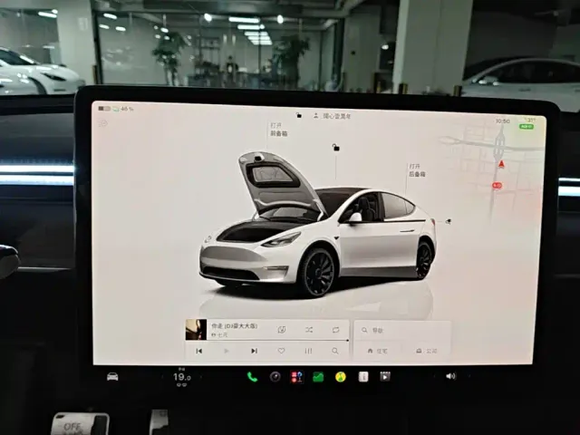 Tesla Model Y — Фото автомобиля 12