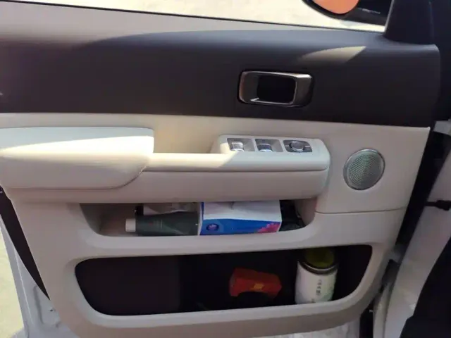 Li Auto MEGA — Фото автомобиля 7