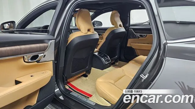 Volvo S90 — Фото автомобиля 12