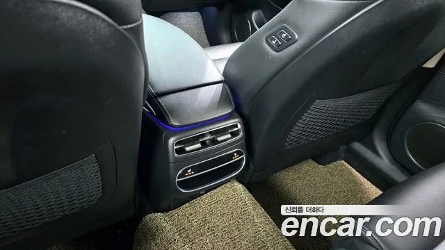Genesis GV70 2.5T Бензин 2WD — Фото автомобиля 30