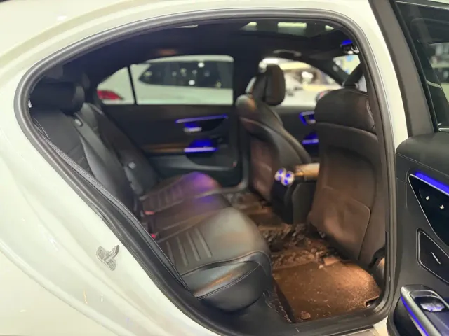 Mercedes-Benz C-Class — Фото автомобиля 10