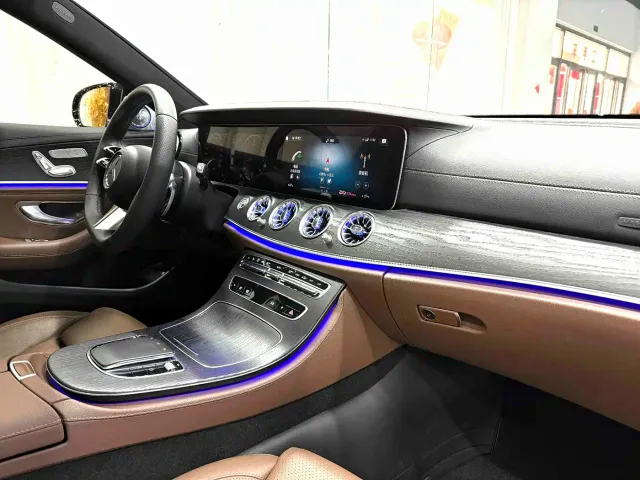 Mercedes-Benz E-Class — Фото автомобиля 7