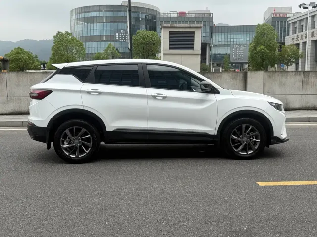 Geely Binyue — Фото автомобиля 10