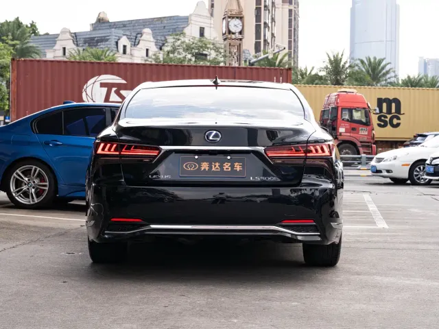 Lexus LS — Фото автомобиля 5