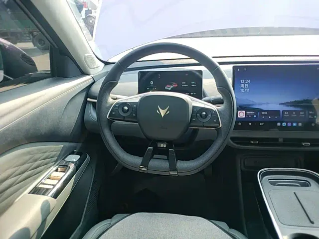 Arcfox T1 — Фото автомобиля 10