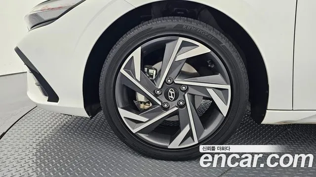 Hyundai AVANTE Modern — Фото автомобиля 5