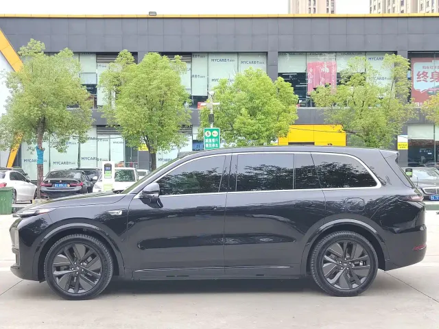 Li Auto L9 — Фото автомобиля 7