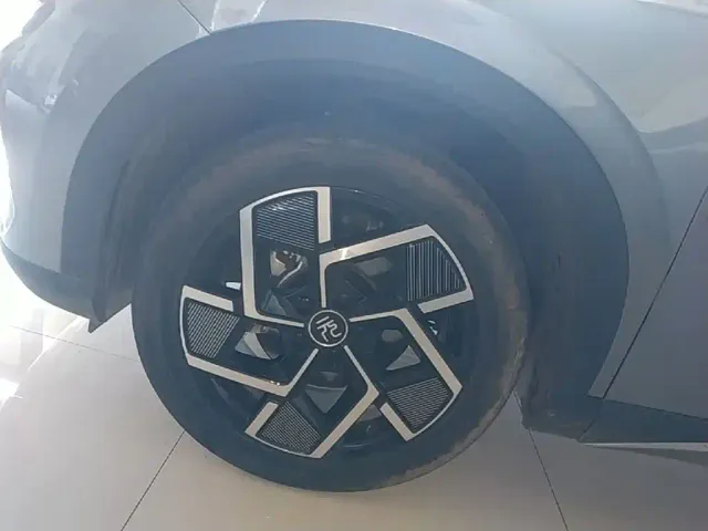 BYD Yuan PLUS — Фото автомобиля 22