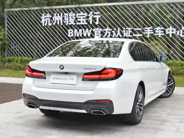 BMW 5 Series — Фото автомобиля 5