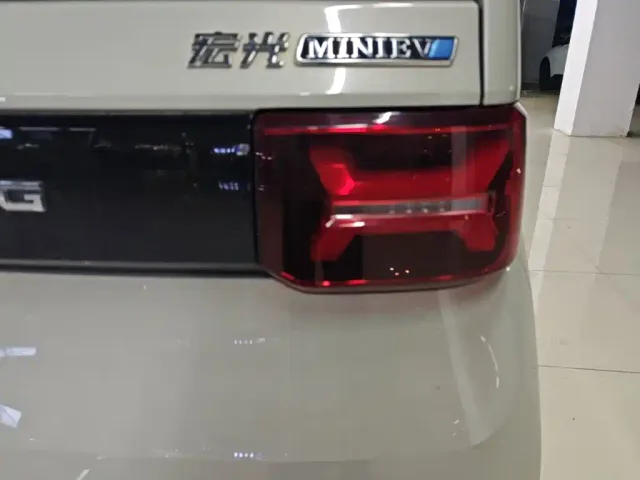 Wuling Hongguang Mini EV — Фото автомобиля 7