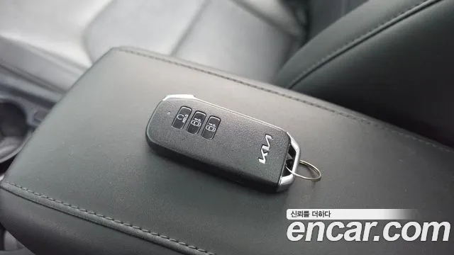 Kia Niro The All New Niro Signature — Фото автомобиля 12