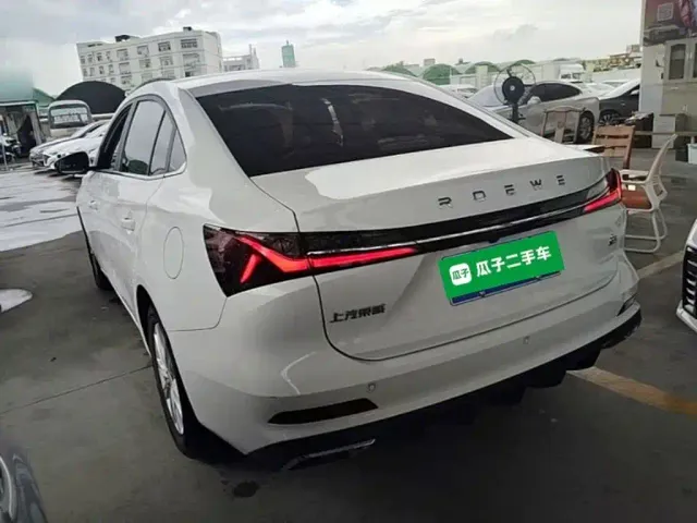 Roewe i5 — Фото автомобиля 22