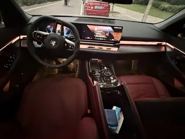 BMW 5 Series — Фото автомобиля 6