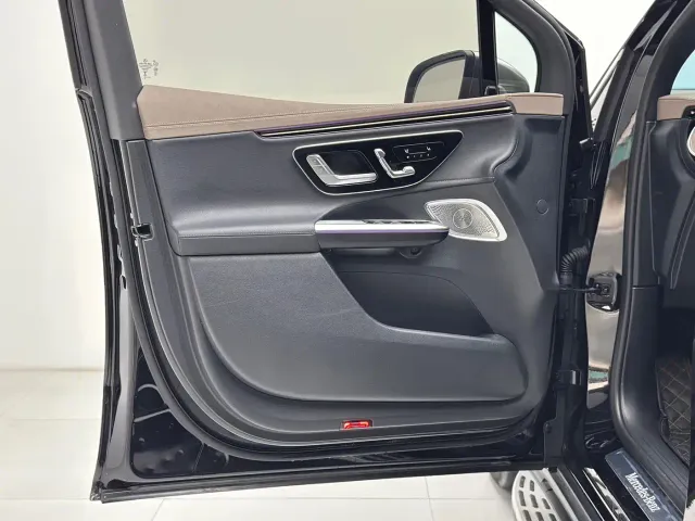 Mercedes-Benz EQE SUV — Фото автомобиля 22