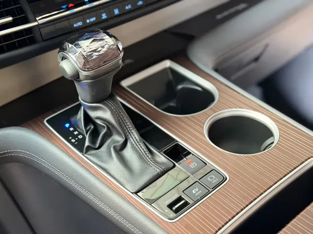 Toyota Sienna — Фото автомобиля 8