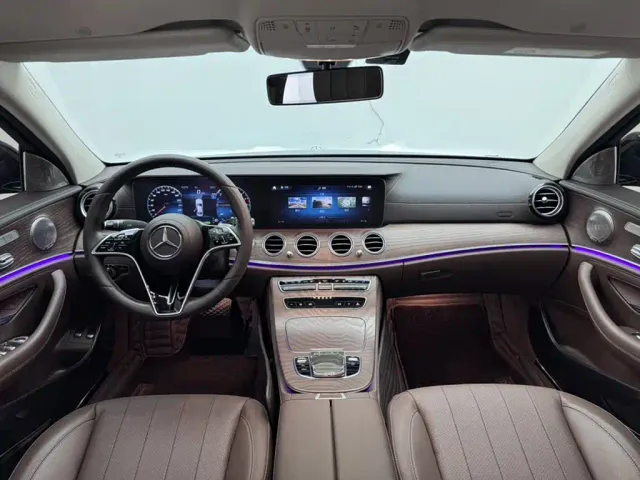 Mercedes-Benz E-Class — Фото автомобиля 22