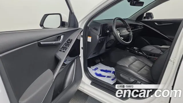 Kia Niro — Фото автомобиля 15