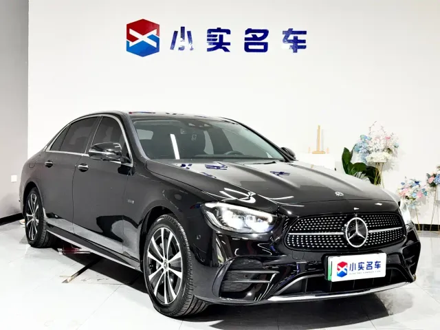 Mercedes-Benz E-Class — Фото автомобиля 3