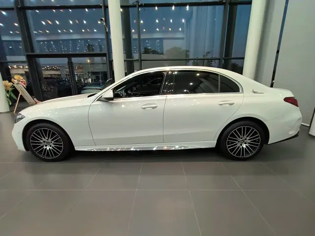 Mercedes-Benz C-Class — Фото автомобиля 3