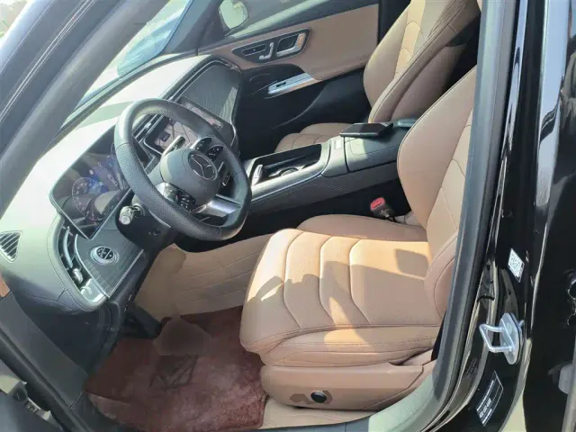 Mercedes-Benz E-Class — Фото автомобиля 14