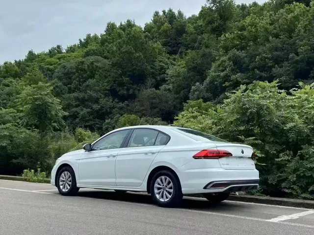Volkswagen Bora — Фото автомобиля 8