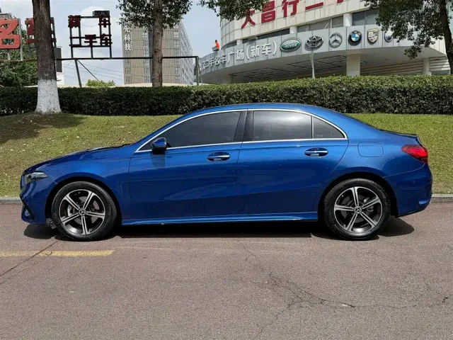 Mercedes-Benz A-Class — Фото автомобиля 3