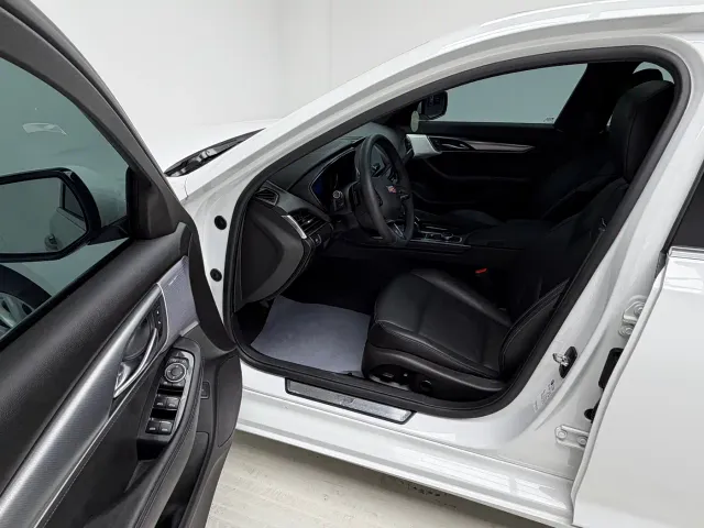 Cadillac CT5 — Фото автомобиля 13