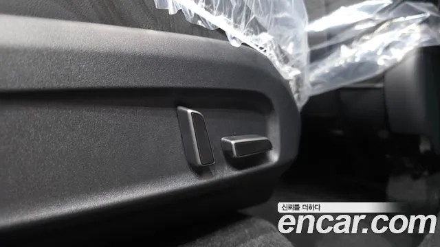 Tesla Model Y — Фото автомобиля 25