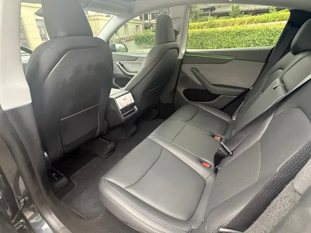Tesla Model Y — Фото автомобиля 8