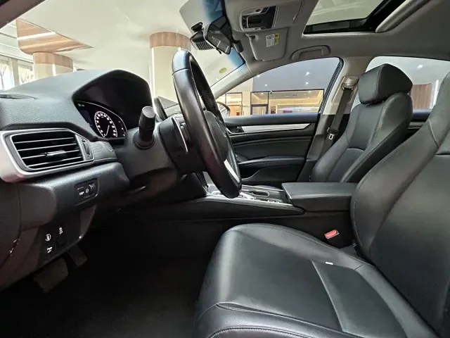 Honda Accord — Фото автомобиля 12