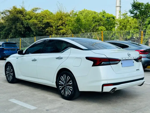 Nissan Teana — Фото автомобиля 16