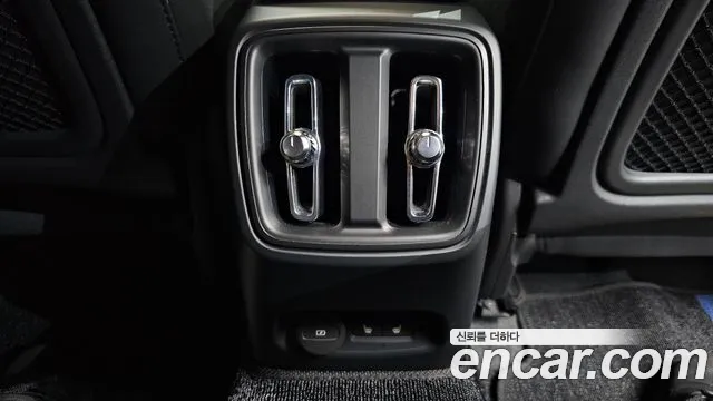 Volvo C40 Recharge — Фото автомобиля 18
