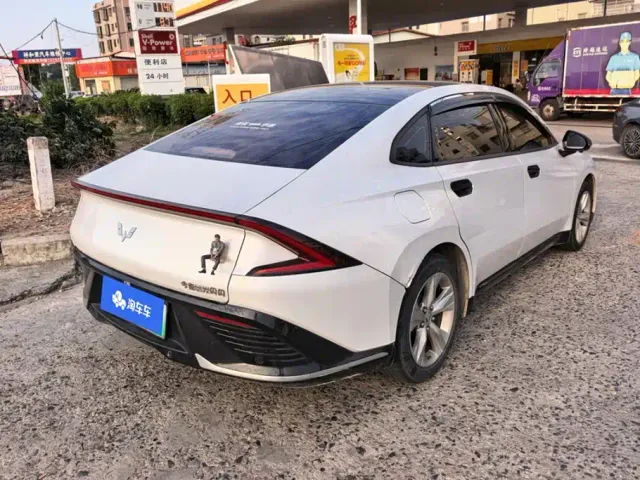 Wuling Starlight — Фото автомобиля 3
